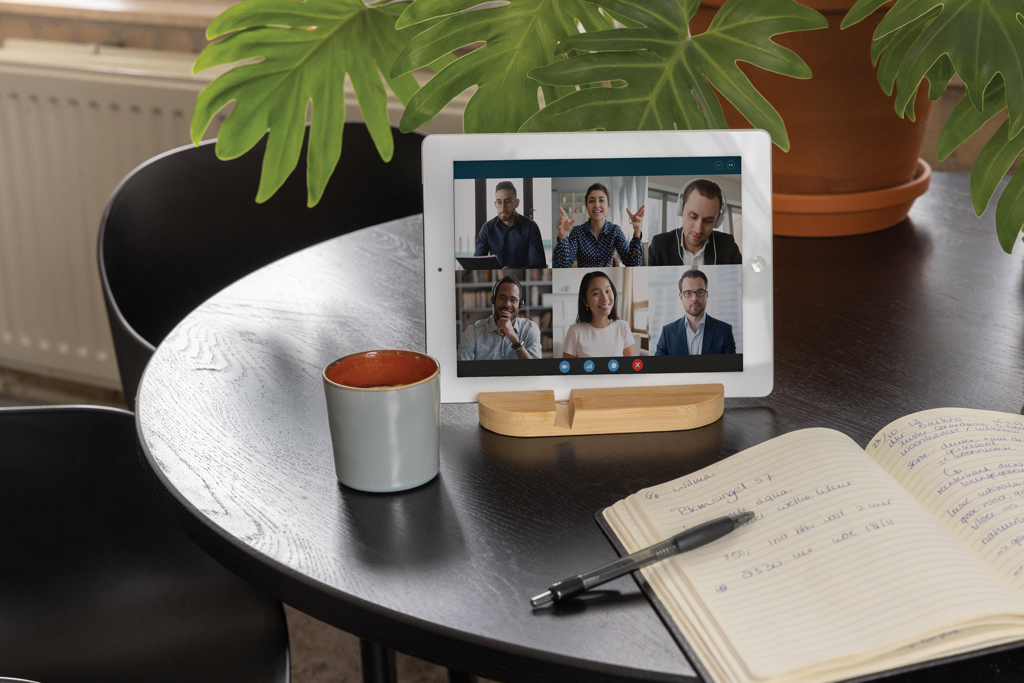 Soporte de bambú para tablet y teléfono - Oficina - Mochilas corporativas personalizadas - imagen 7