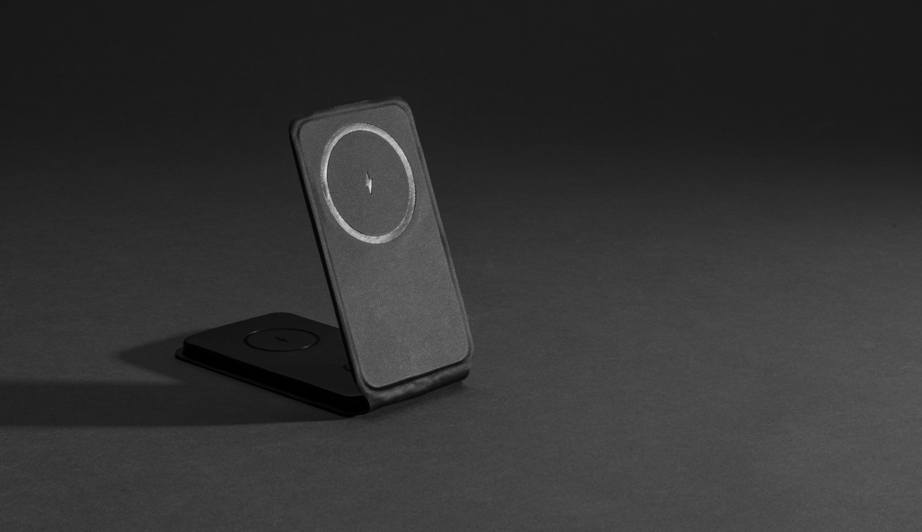 Cargador inalámbrico magnético Swiss Peak RCS rPU 15W 3 en 1 - Oficina - Mochilas corporativas personalizadas - imagen 12