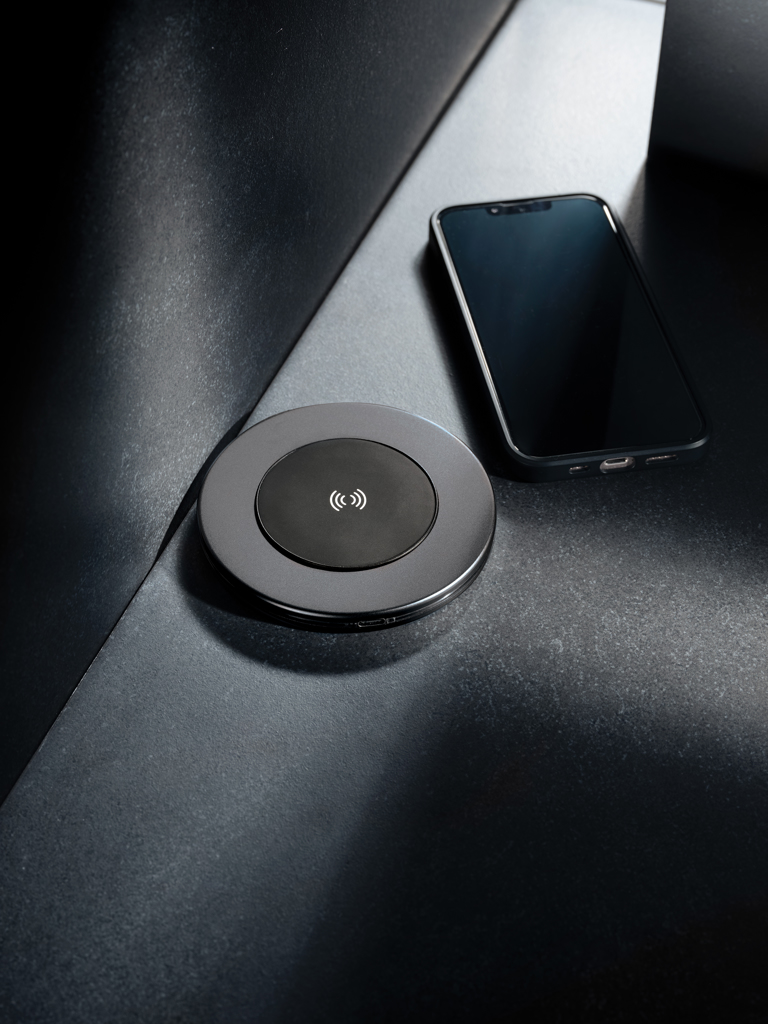 Cargador inalámbrico Terra RCS de aluminio reciclado de 10W - Oficina - Mochilas corporativas personalizadas - imagen 7