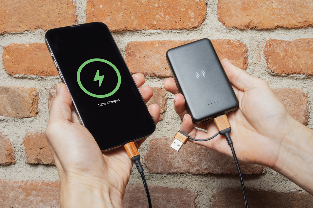 Powerbank inalámbrico 5W plástico RCS reciclado 5.000 mAh - Viaje - Mochilas corporativas personalizadas - imagen 9