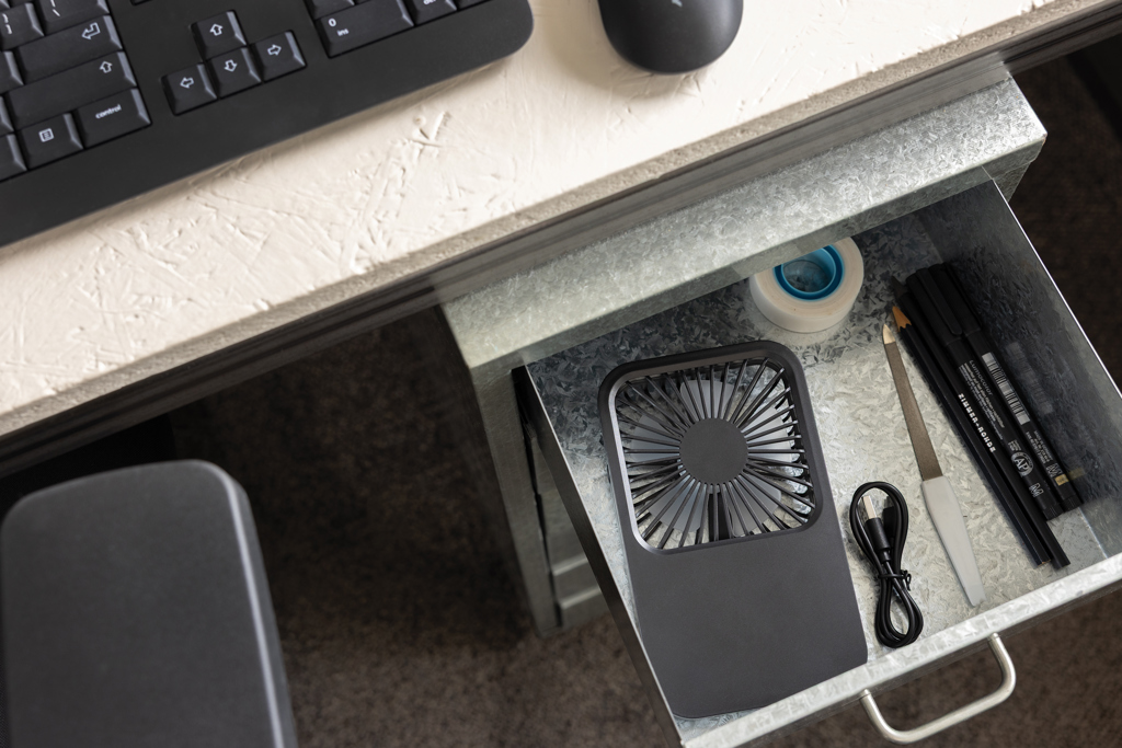 Ventilador escritorio recargable plástico reciclado Aervina - Oficina - Mochilas corporativas personalizadas - imagen 9