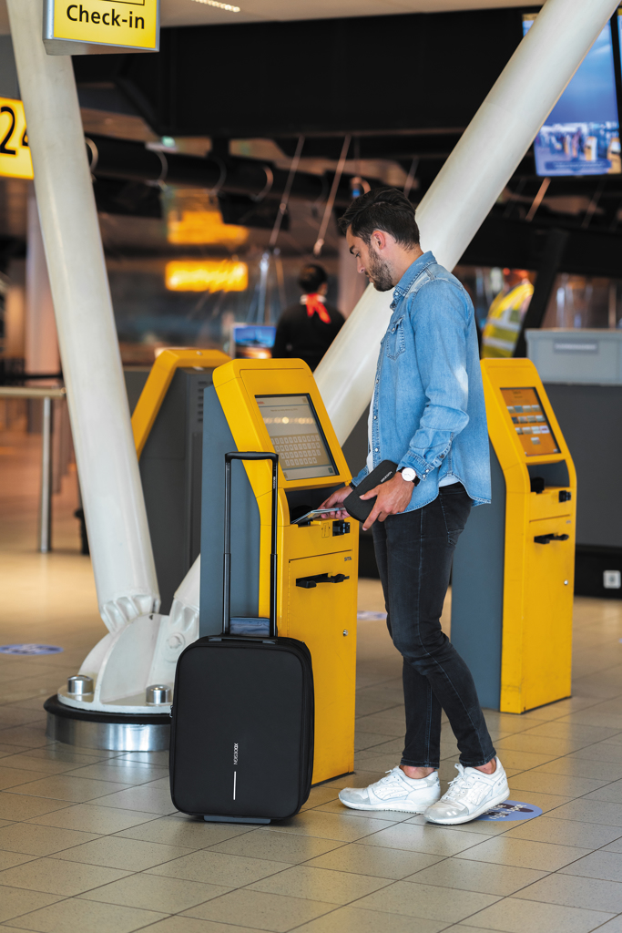 Cartera XD para pasaporte - Tarjeteros y carteras personalizados - Mochilas corporativas personalizadas - imagen 9