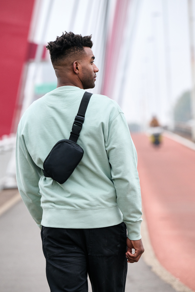 Bolsa bandolera de uso diario Aero Aware™ RPET - Bolsas y Bolsos personalizados - Mochilas corporativas personalizadas - imagen 13