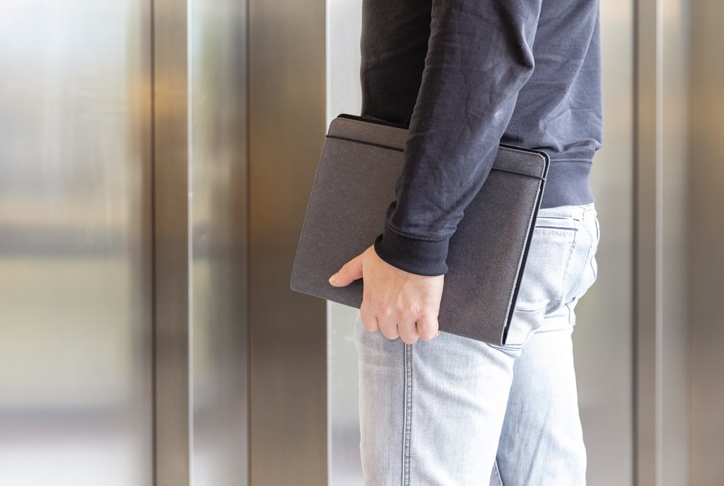 Portafolio de piel reciclada A4 - Portadocumentos personalizados - Mochilas corporativas personalizadas - imagen 8