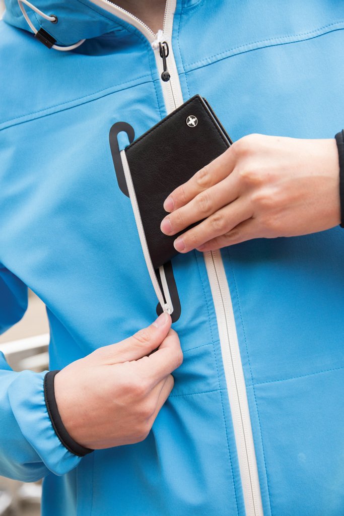 Cartera para pasaporte RFID Swiss Peak anti escáner - Tarjeteros y carteras personalizados - Mochilas corporativas personalizadas - imagen 11