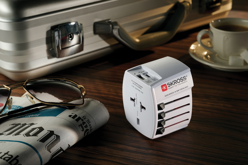 Adaptador de viaje mundial SKROSS USB MUV (1 USB C 1 USB A) - Oficina - Mochilas corporativas personalizadas - imagen 8