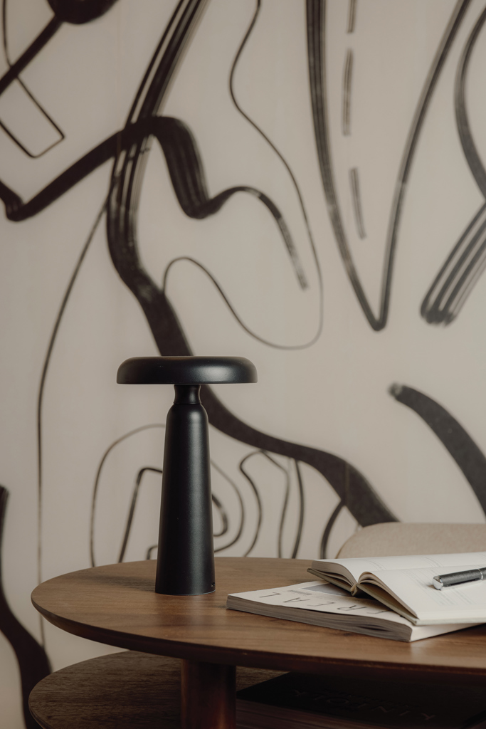 Lámpara de mesa VINGA Avery RCS - Oficina - Mochilas corporativas personalizadas - imagen 8