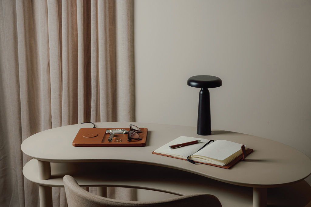 Lámpara de mesa VINGA Avery RCS - Oficina - Mochilas corporativas personalizadas - imagen 9