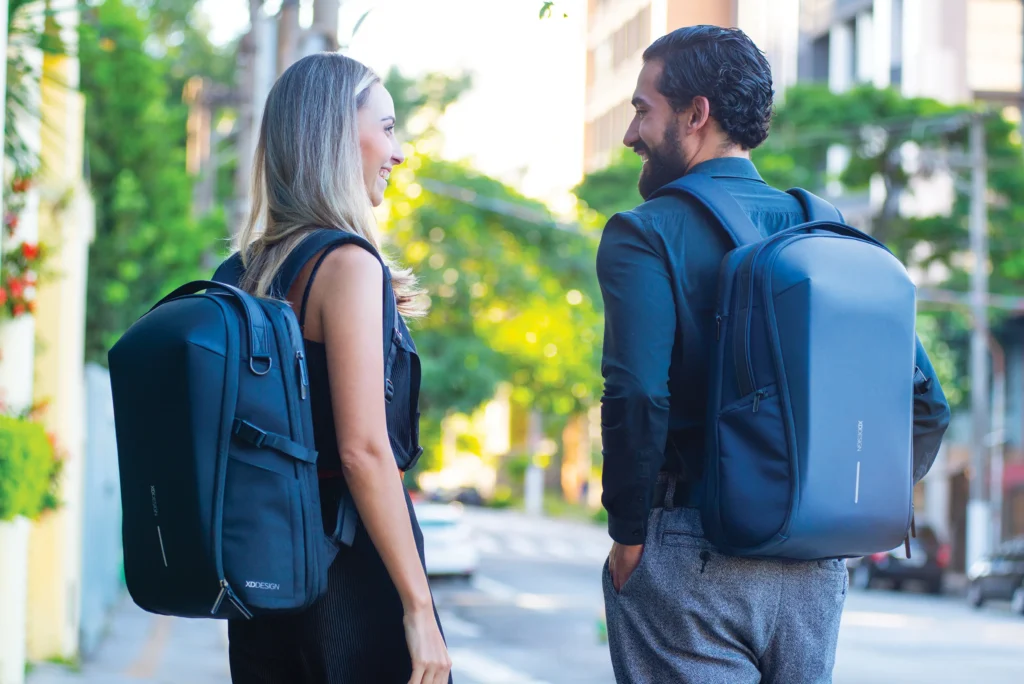 Guía para elegir mochilas corporativas personalizadas para empresas - Puntokat